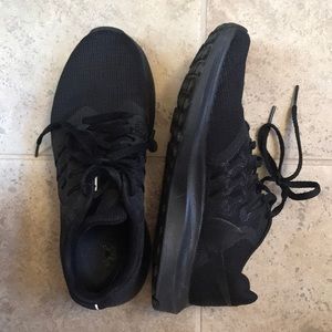 Nike All Black Fit Sole Sneakers Size 6.5